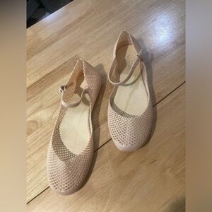 Wanted Jelly type sandals in size 7 in a nude color. These are super cute!